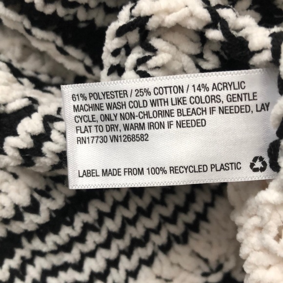 Universal Thread from Target sweater - Picture 4 of 5